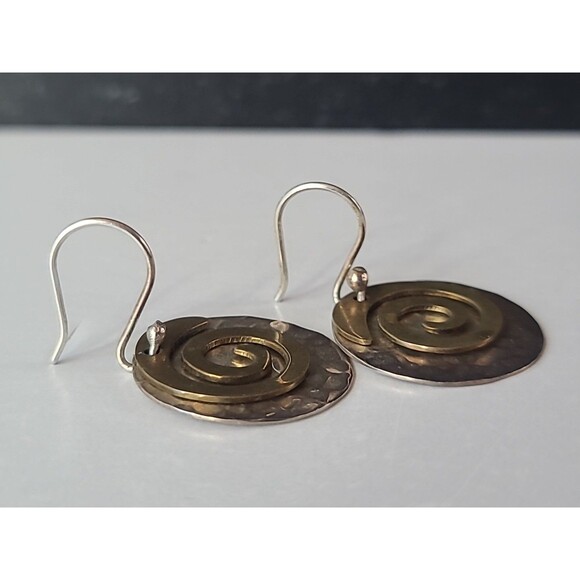 925 Hammered Sterling Silver Brass Swirl Dangling Pierced Earrings Vintage - Picture 7 of 10